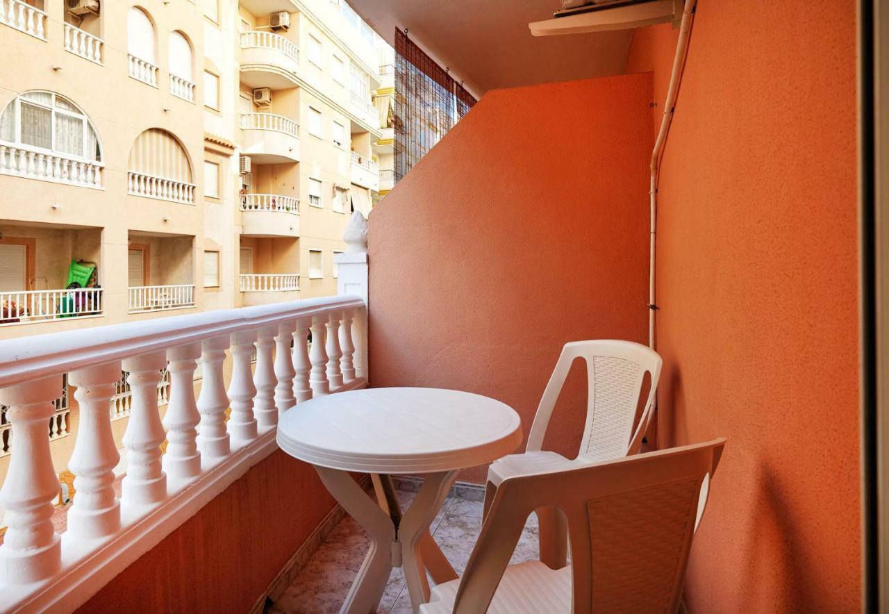 Calle La Loma Torrevieja Eksteriør billede
